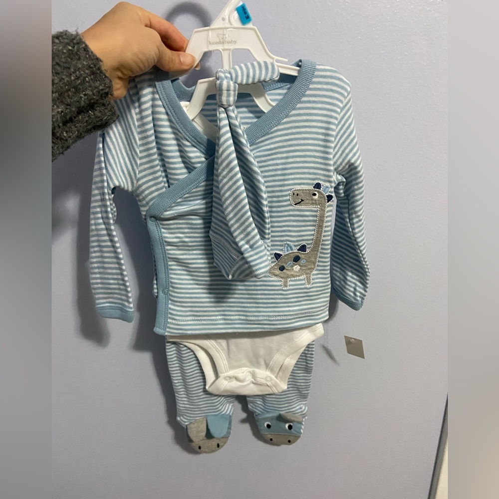 ✨Host pick✨Boys 6 month 4 piece outfit